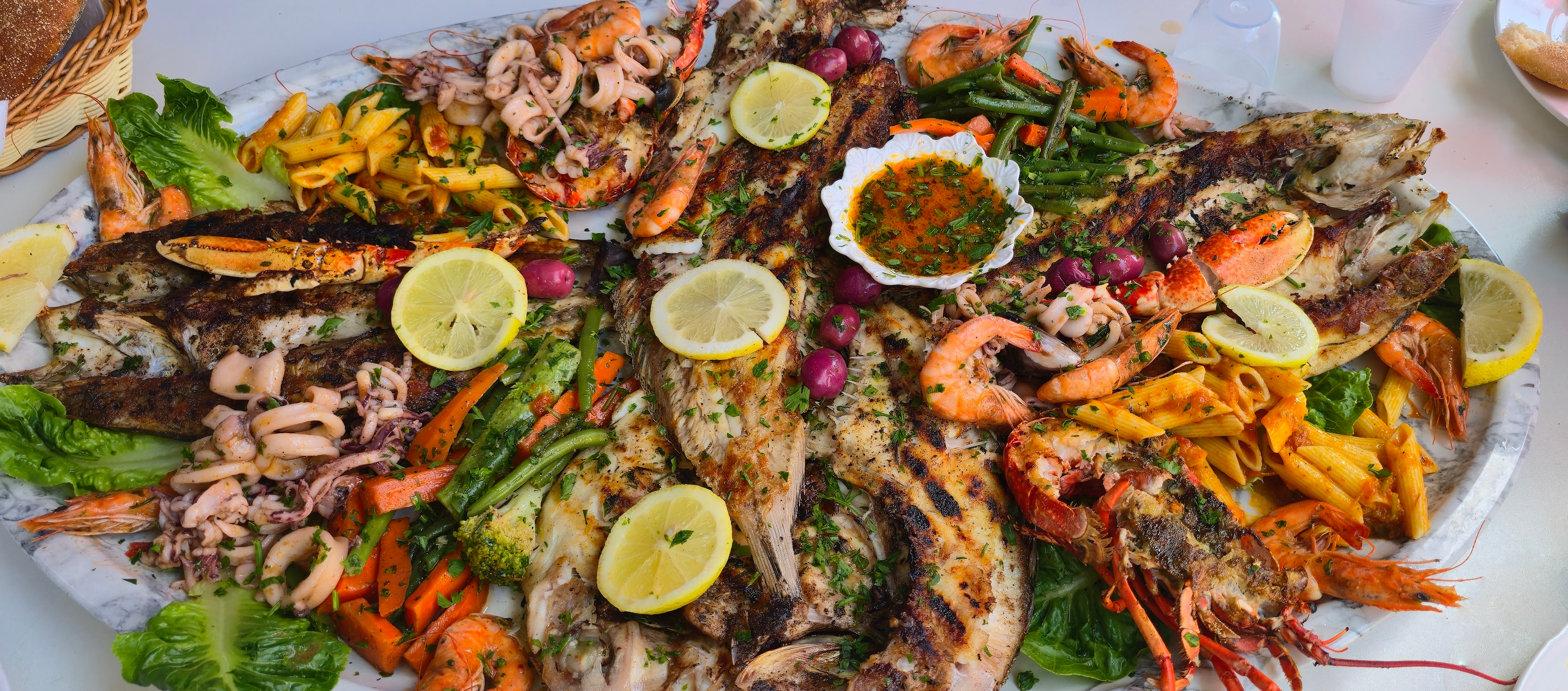 أطباق بحرية مشكلة